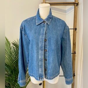NWOT Reitmans Light Blue Denim Oversized Cropped Button Down Shirt, Medium